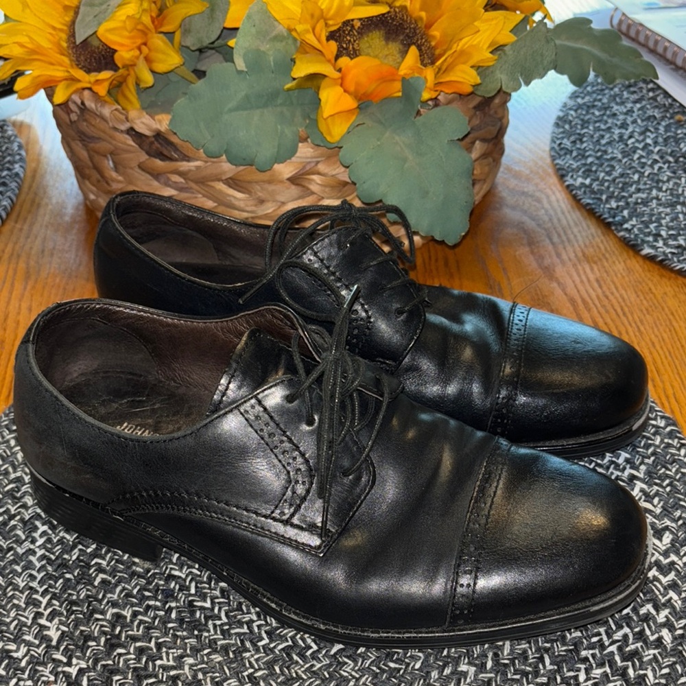 Men's Johnston & Murphy Black Leather Dress Shoes size 9M